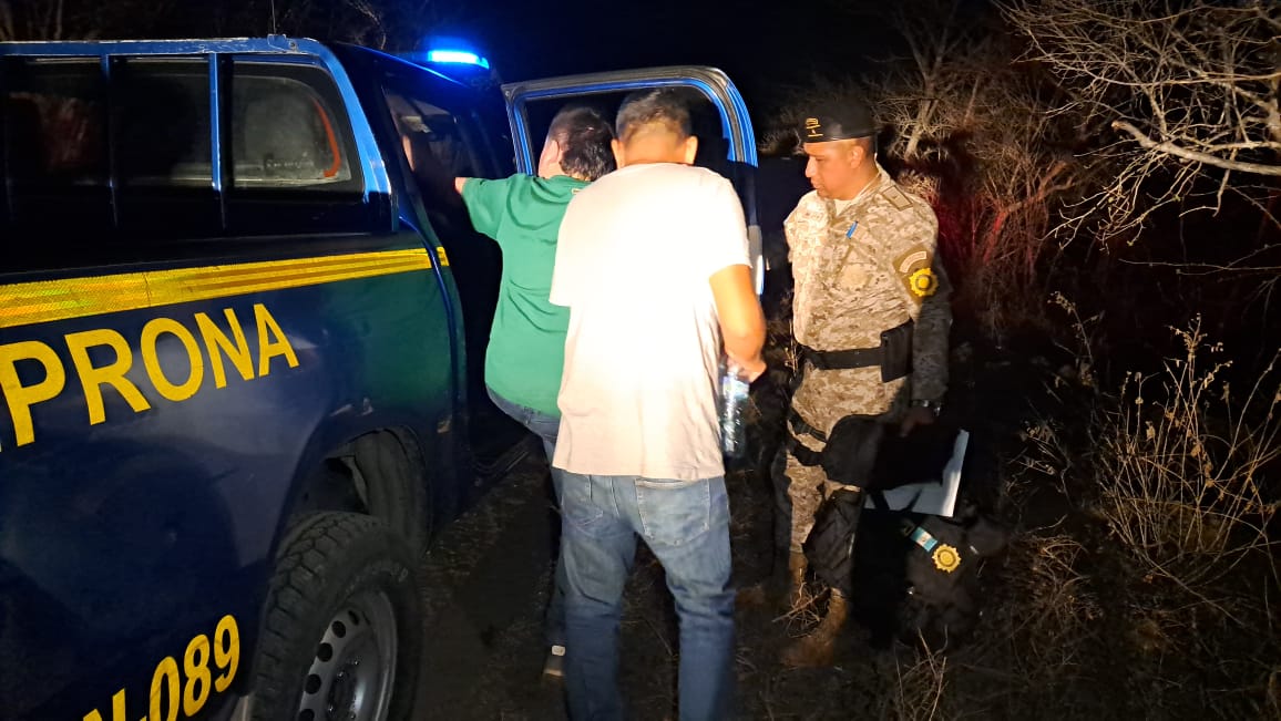 Guatemalteco y colombiano capturados con drogas