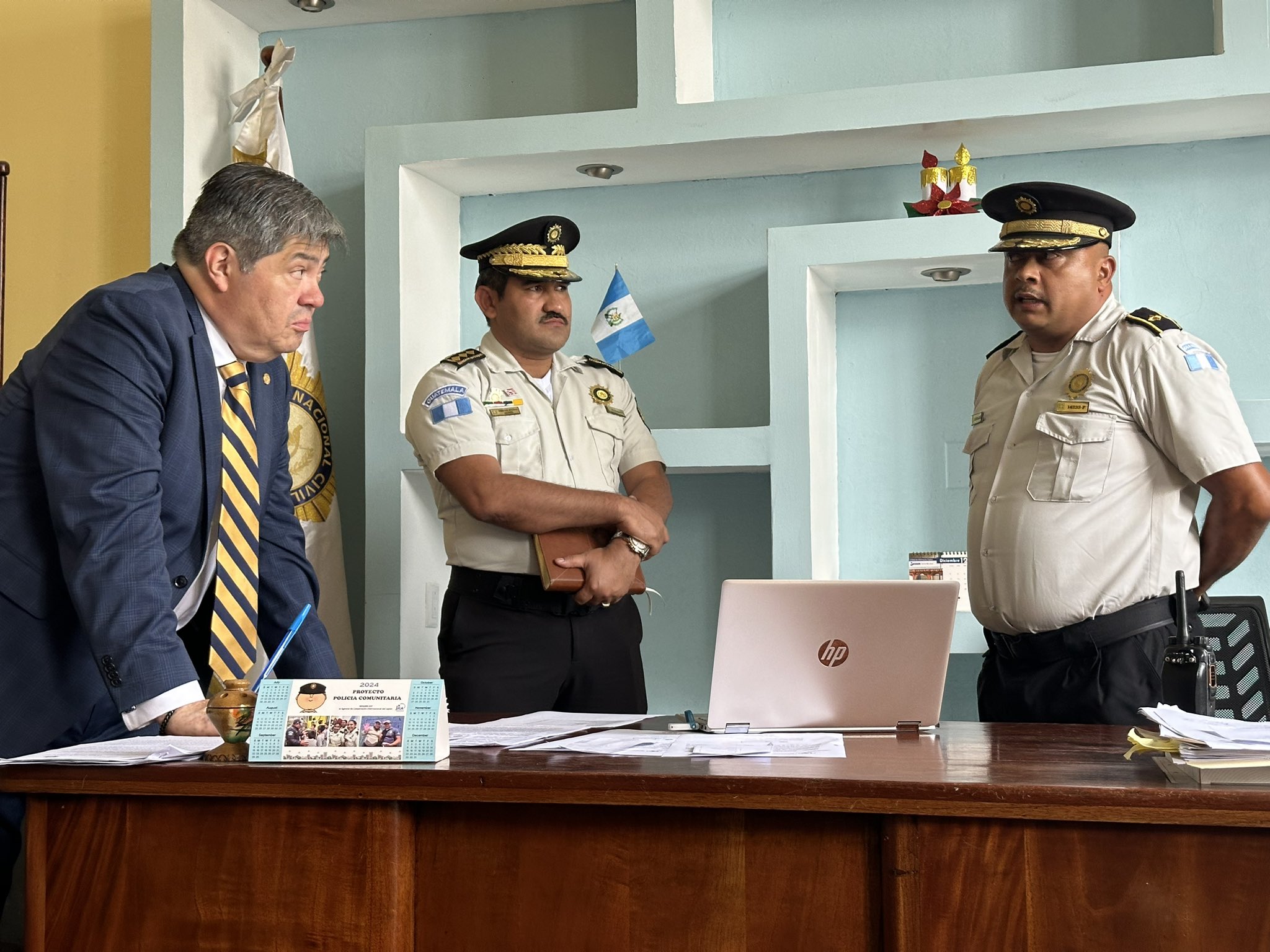 Ministro de Gobernación supervisa Comisaría 11 de la PNC