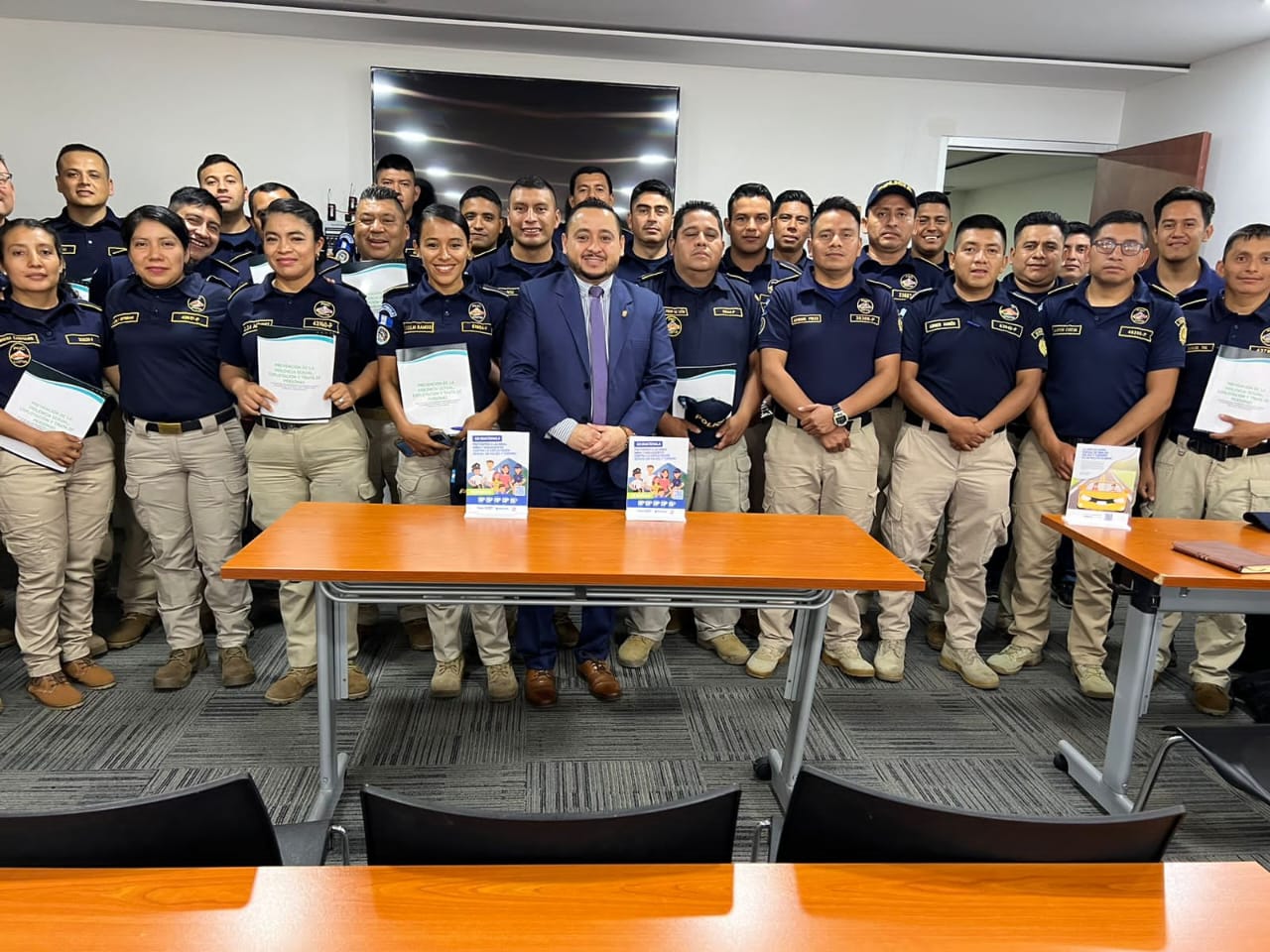 Agentes de seguridad turística participaron en capacitaciones para la prevención de la violencia. /Foto: SVET