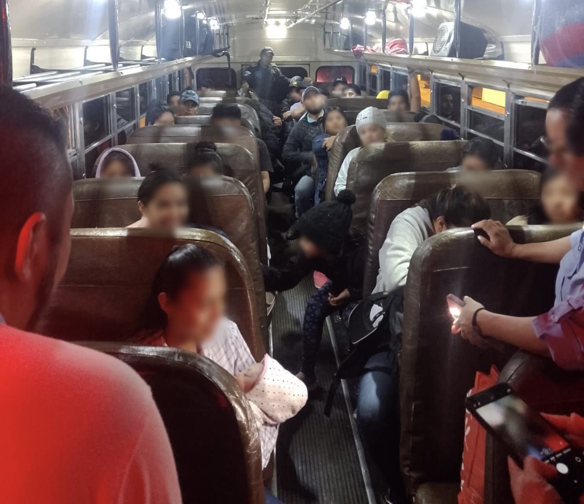 Expulsan de 38 extranjeros, Guatemala refuerza control migratorio