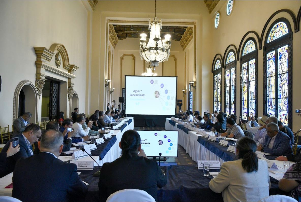 Gobierno impulsará programas de agua y saneamiento a nivel departamental
