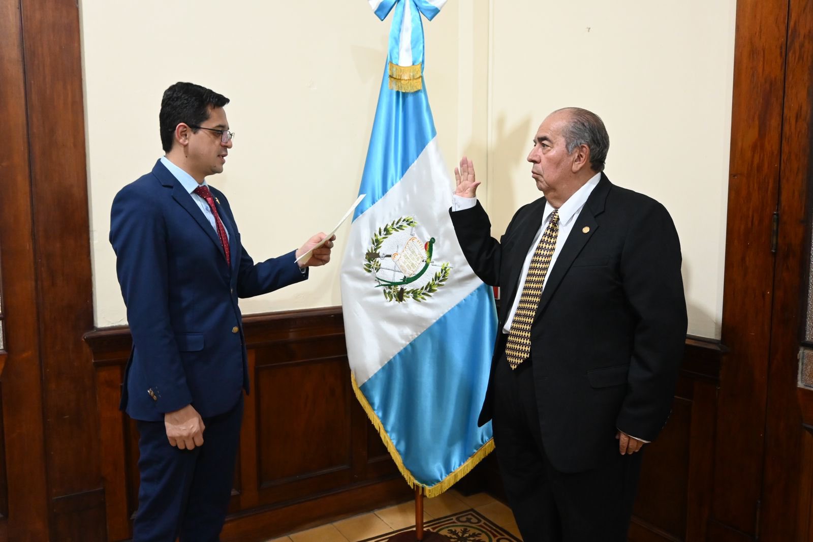 Juramentan a nuevo presidente de la junta directiva del INAP