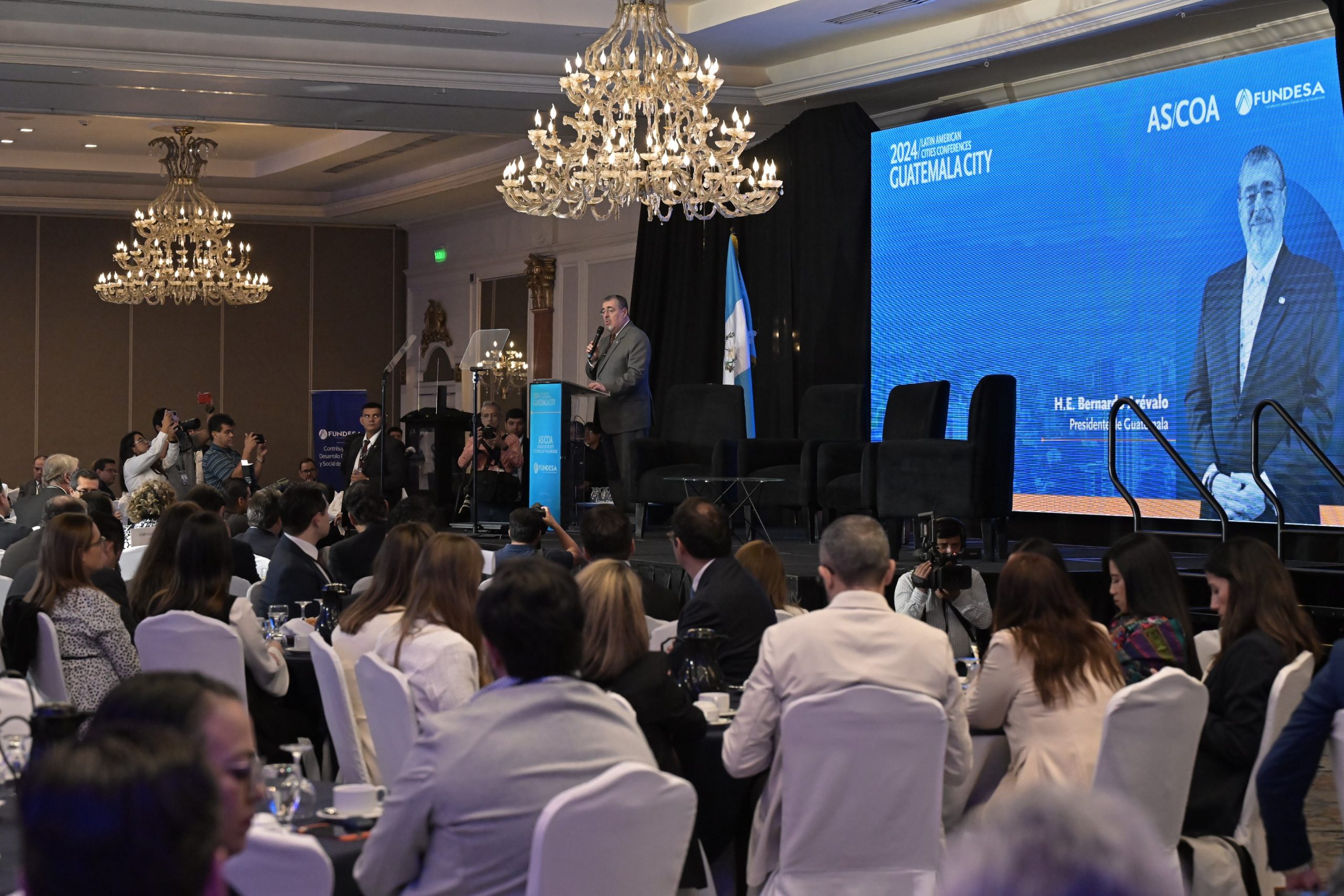Gobierno y empresarios buscan unir esfuerzos por el desarrollo económico del país