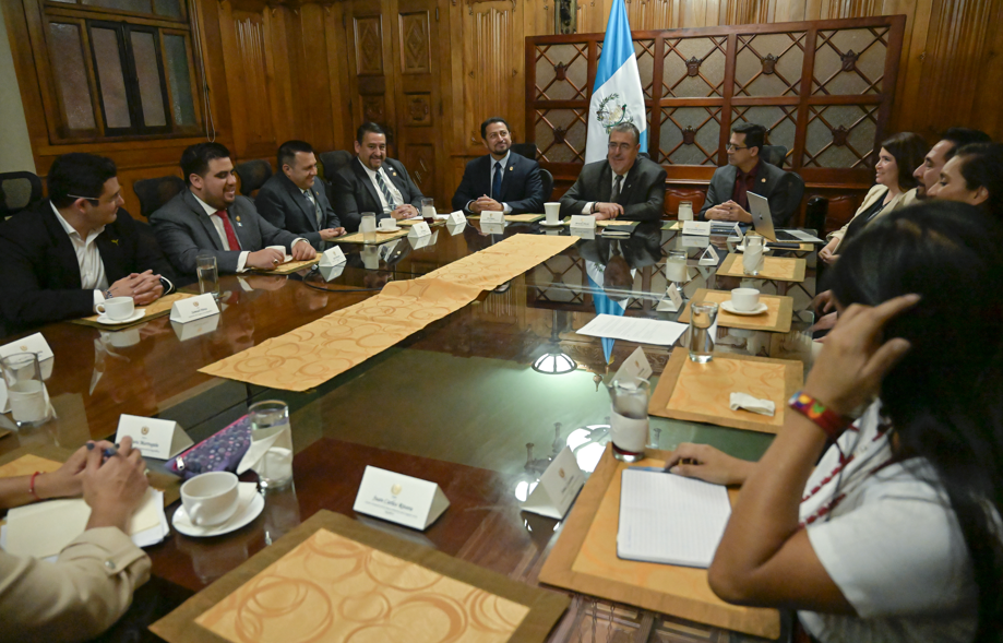 Poderes del Estado unen fuerzas para hallar solución a situación del COG