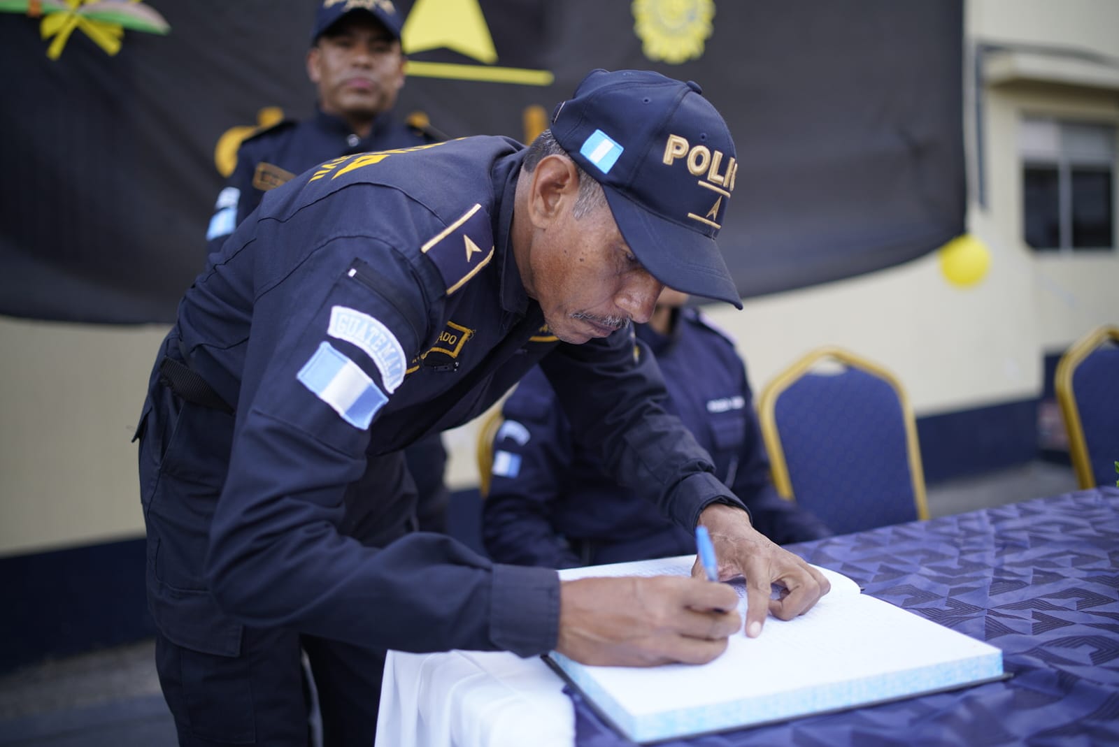 Despidiendo a un héroe: oficial Corado se retira tras 24 años de servicio