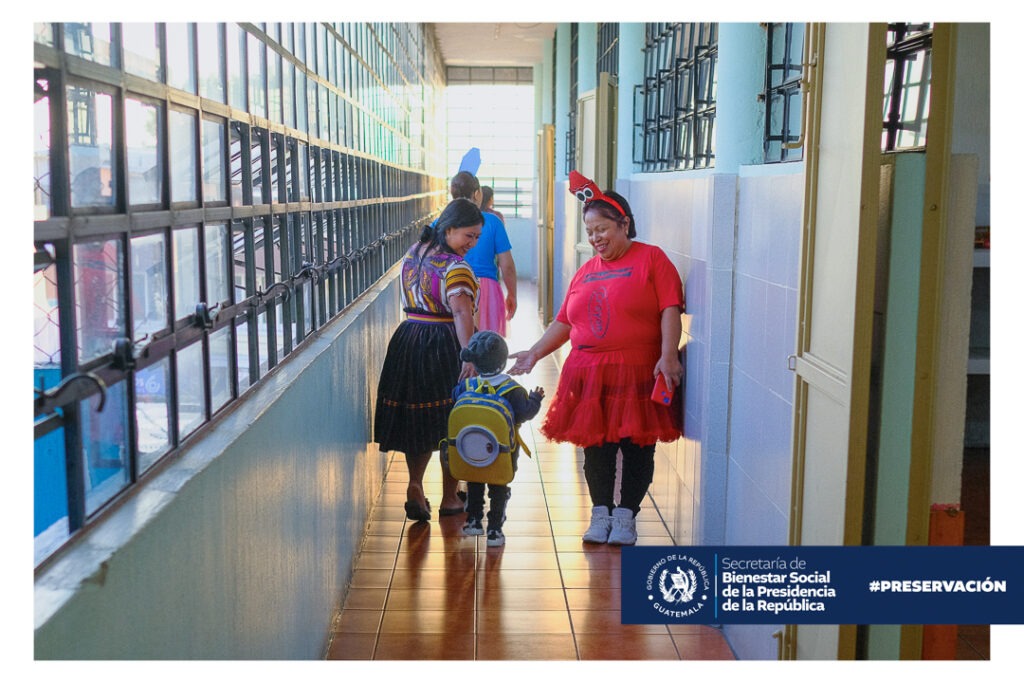 La SBS atiende a más de 3 mil 800 menores de edad