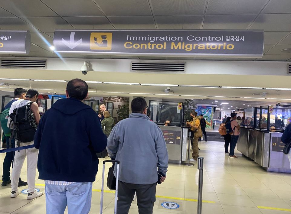 Más de 179 mil personas han ingresado o salido del país en 4 días