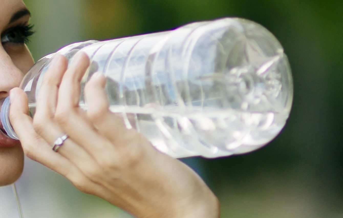 Consuma agua segura y evite complicaciones de salud. /Foto: MSPAS
