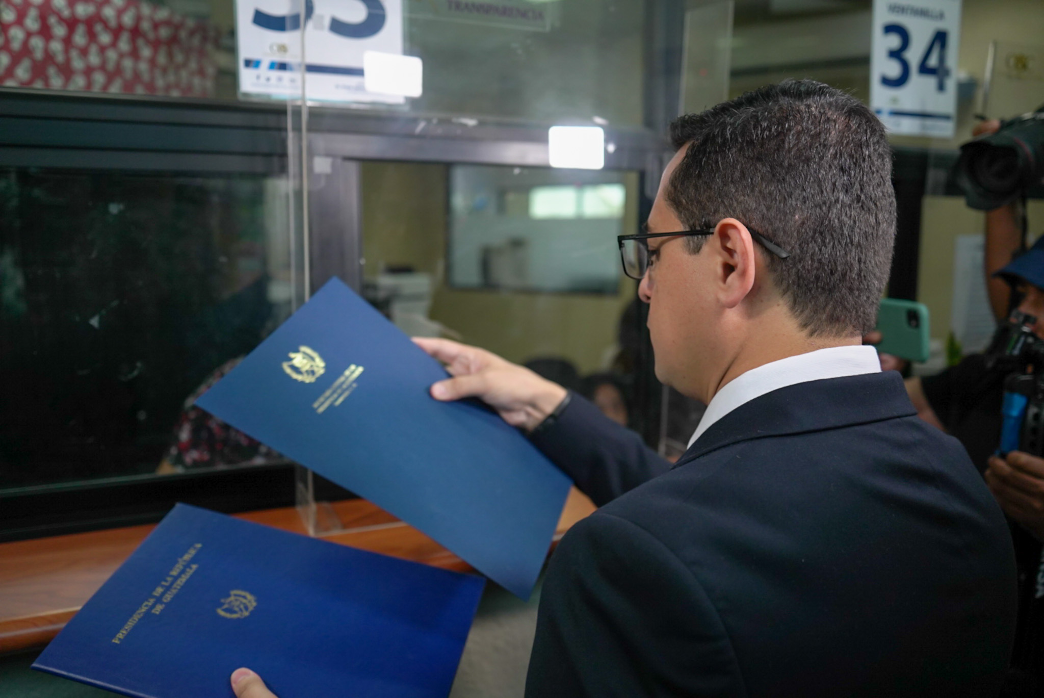 Gobierno denuncia al secretario general del MP por posible uso de fondos públicos para persecución política de guatemaltecos en el extranjero