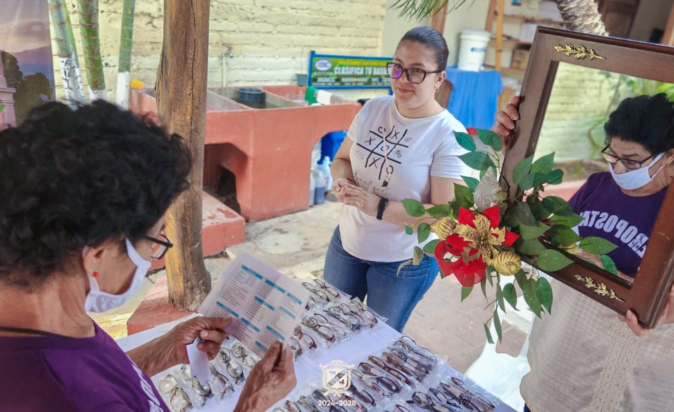 Jornada de lentes para lectura beneficia a población de Asunción Mita