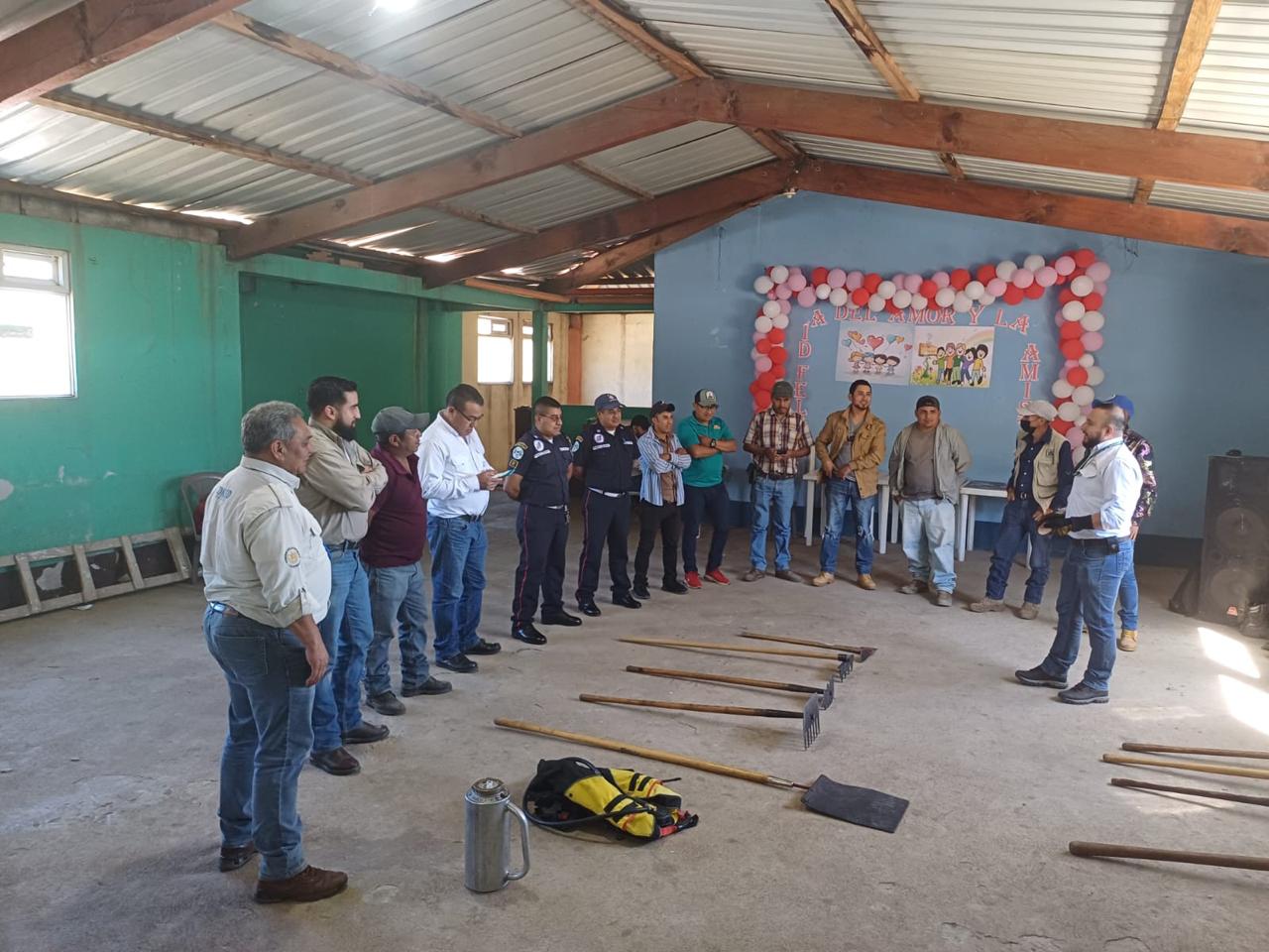 Desarrollan taller de técnicas básicas de control y liquidación de incendios forestales en San Carlos Alzatate, Jalapa