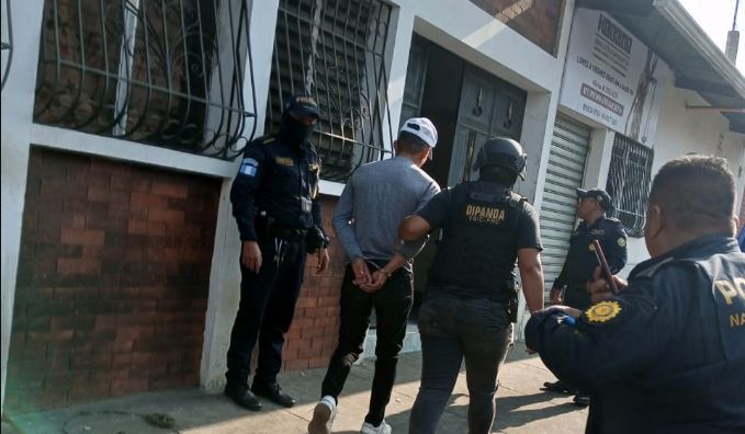 Operativo contra extorsiones: PNC captura a 14 mujeres y 11 hombres