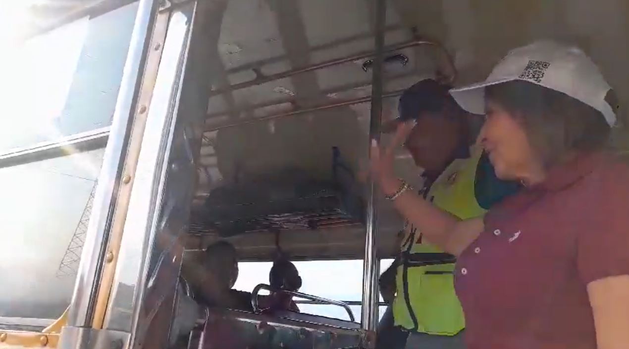 Ministra De la Vega supervisa operativos en carreteras. /Foto: CIV