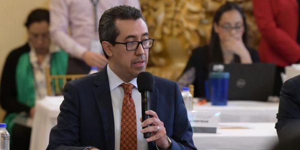 El diálogo también contempla la cooperación internacional para el desarrollo, con el objetivo de fortalecer los programas y proyectos que contribuyan al crecimiento sostenible de Guatemala.