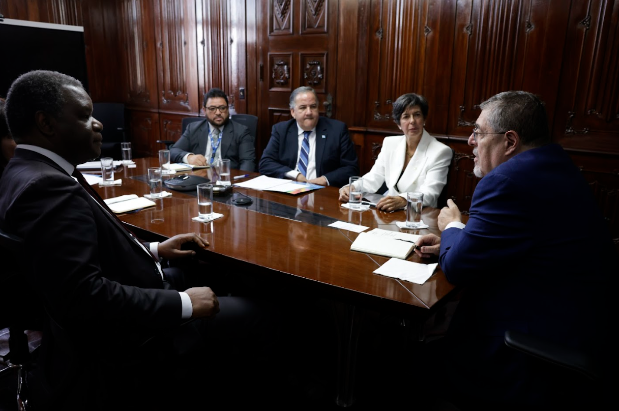 Presidente Arévalo con directivos del PMA. / Foto: Dickéns Zamora.