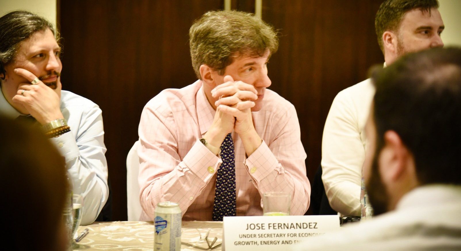 Subsecretario de Estado de los Estados Unidos para Crecimiento Económico, Energía y Medio Ambiente, José W. Fernández