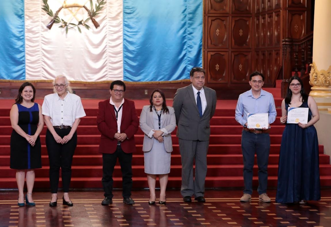 Entregan becas Myrna Mack 2024, un compromiso con la justicia y la reparación social