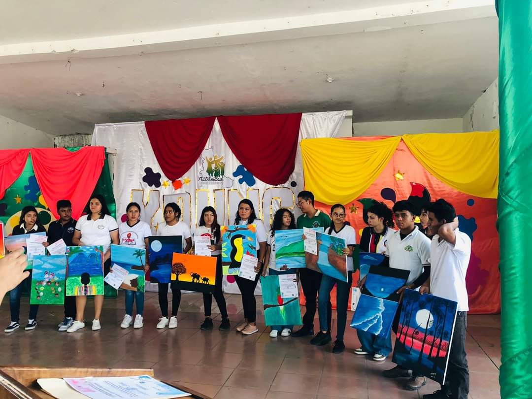 Jóvenes jalpatagüenses muestran su talento en concurso de pintura
