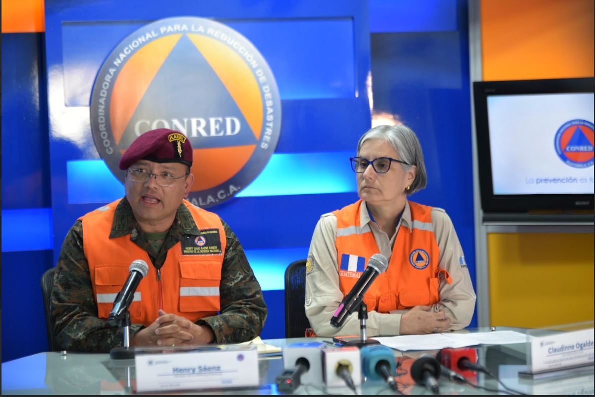 Conferencia de prensa por incendios forestales en Conred.