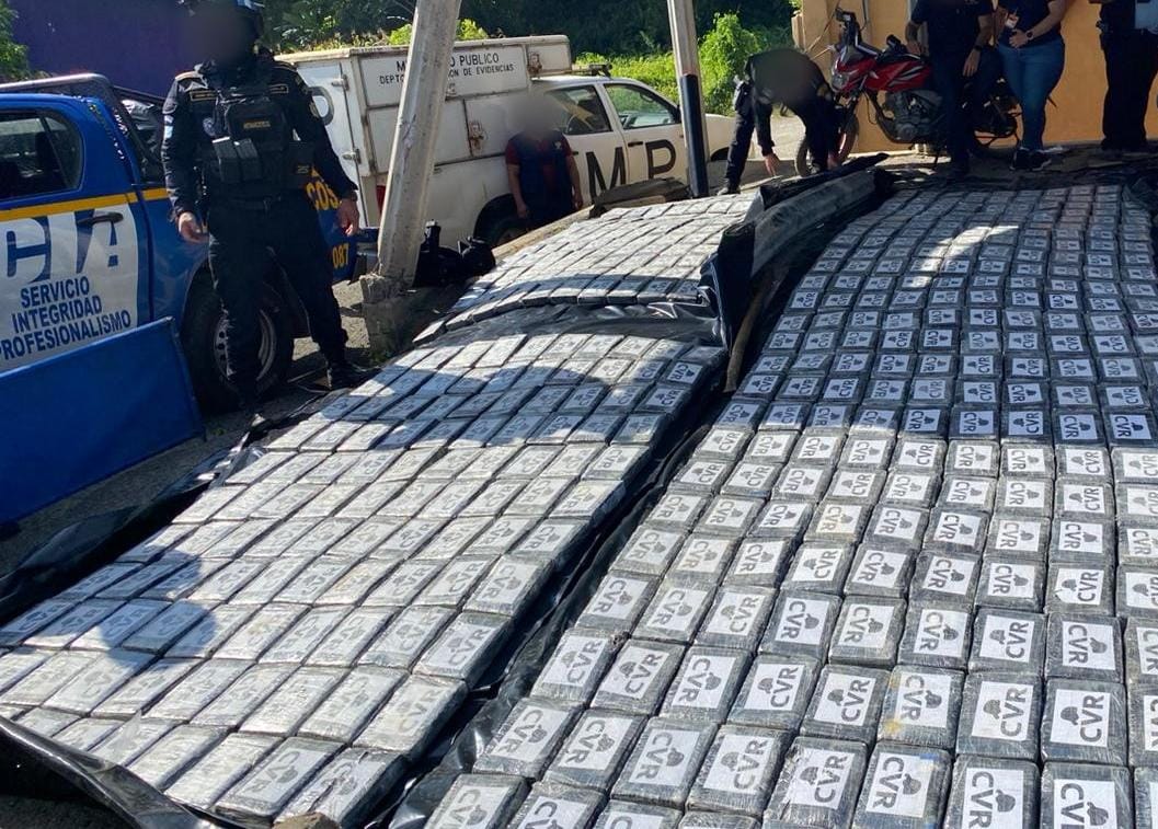 Decomisan cocaína en Izabal.