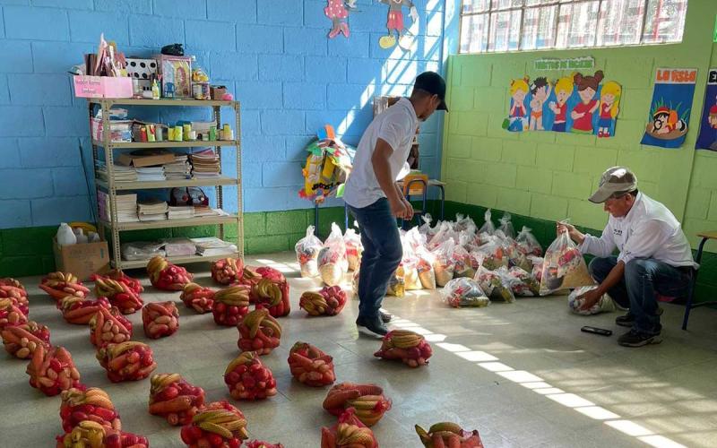 Alimentos de calidad fortalecen la nutrición de los estudiantes y benefician a productores locales. / Foto: MAGA.