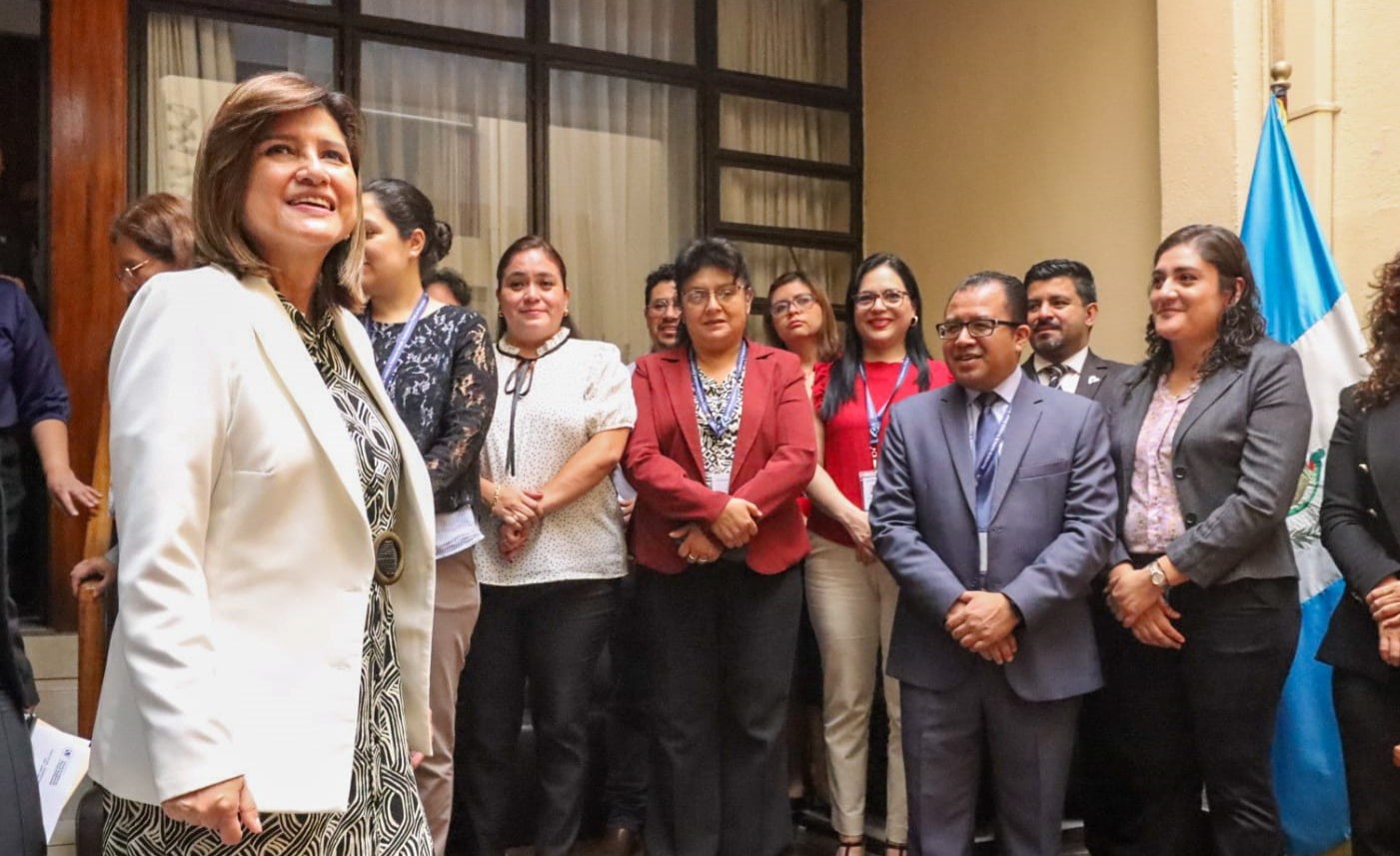 La vicepresidenta Herrera compartió con el personal de la SVET. /Foto: SVET