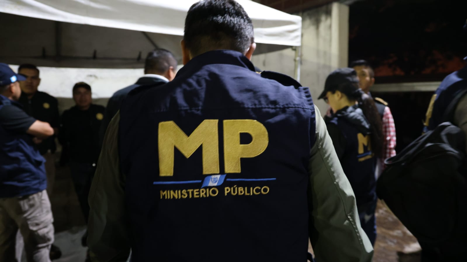 Quince allanamientos contra extorsiones concluyen con seis detenidos y arma incautada