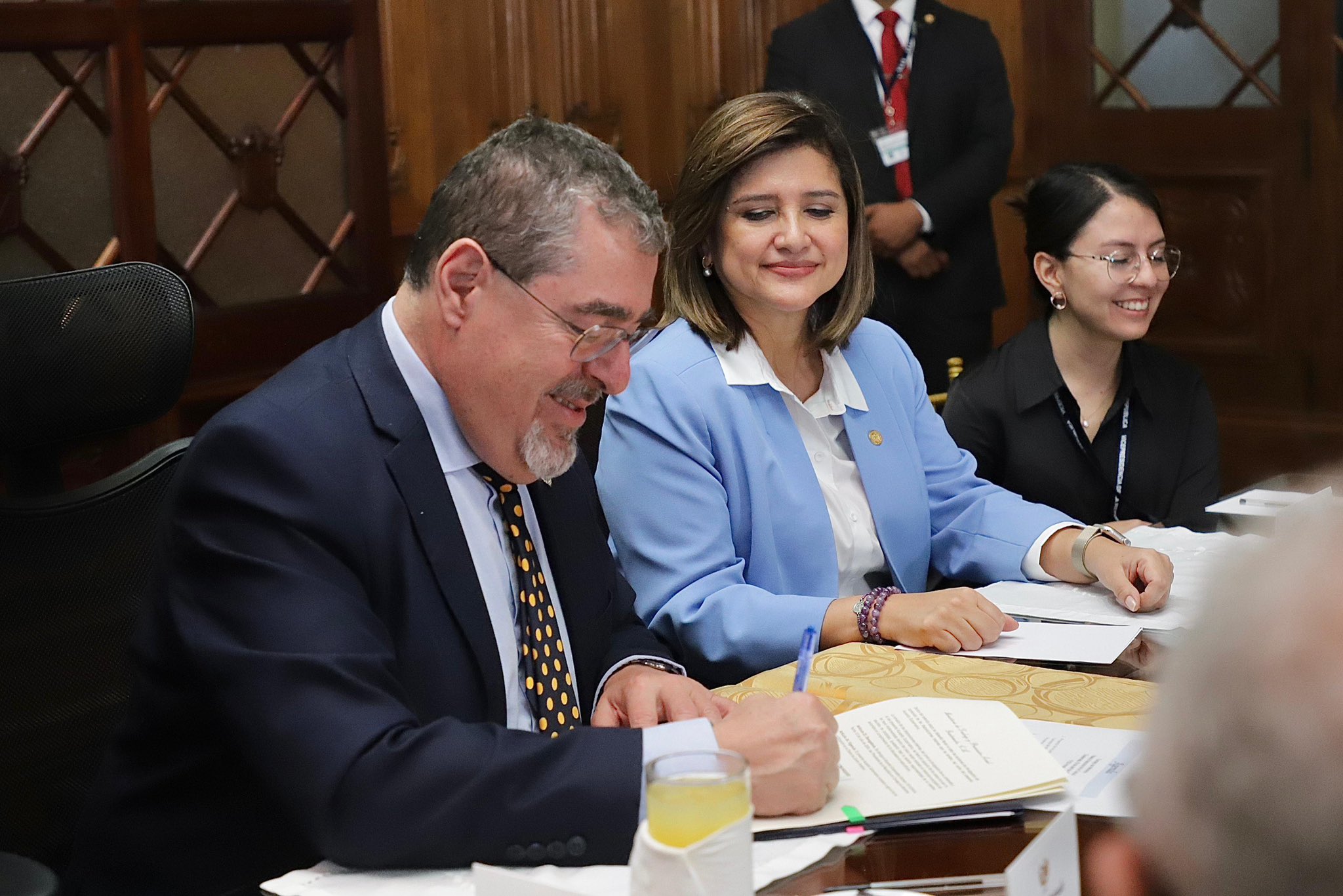 El Ejecutivo firmó el pasado 19 de abril la Política Pública de Desarrollo Integral de la Primera Infancia. /Foto: Vicepresidencia de la República