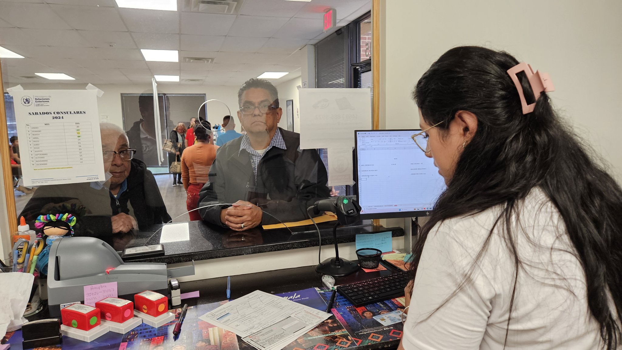 Minex brindó varios servicios consulares este fin de semana