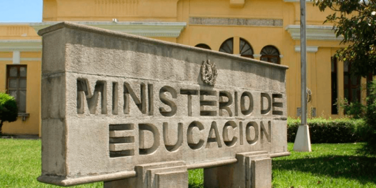 Orden Francisco Marroquín, un galardón a la excelencia magisterial