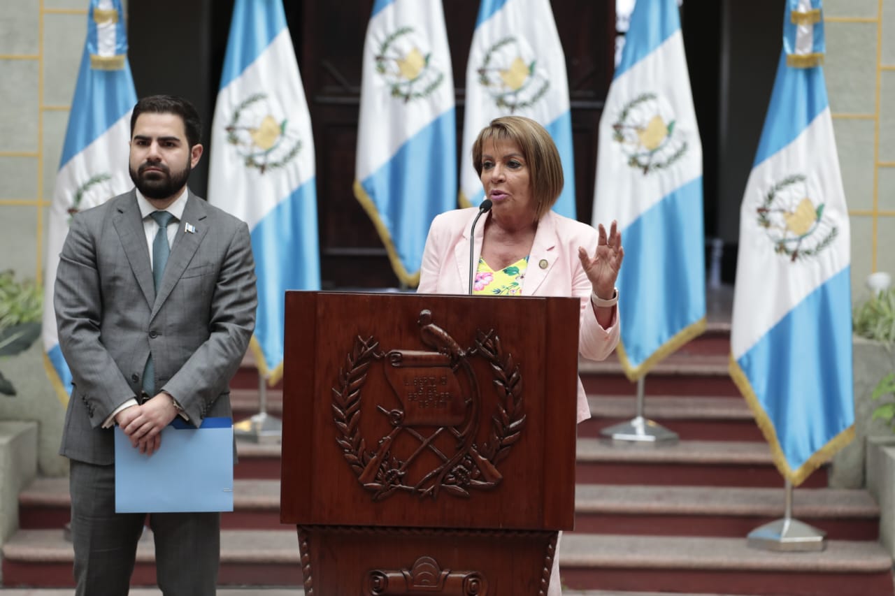 Gobierno presenta denuncia por corrupción en construcción de 14 escuelas Bicentenario