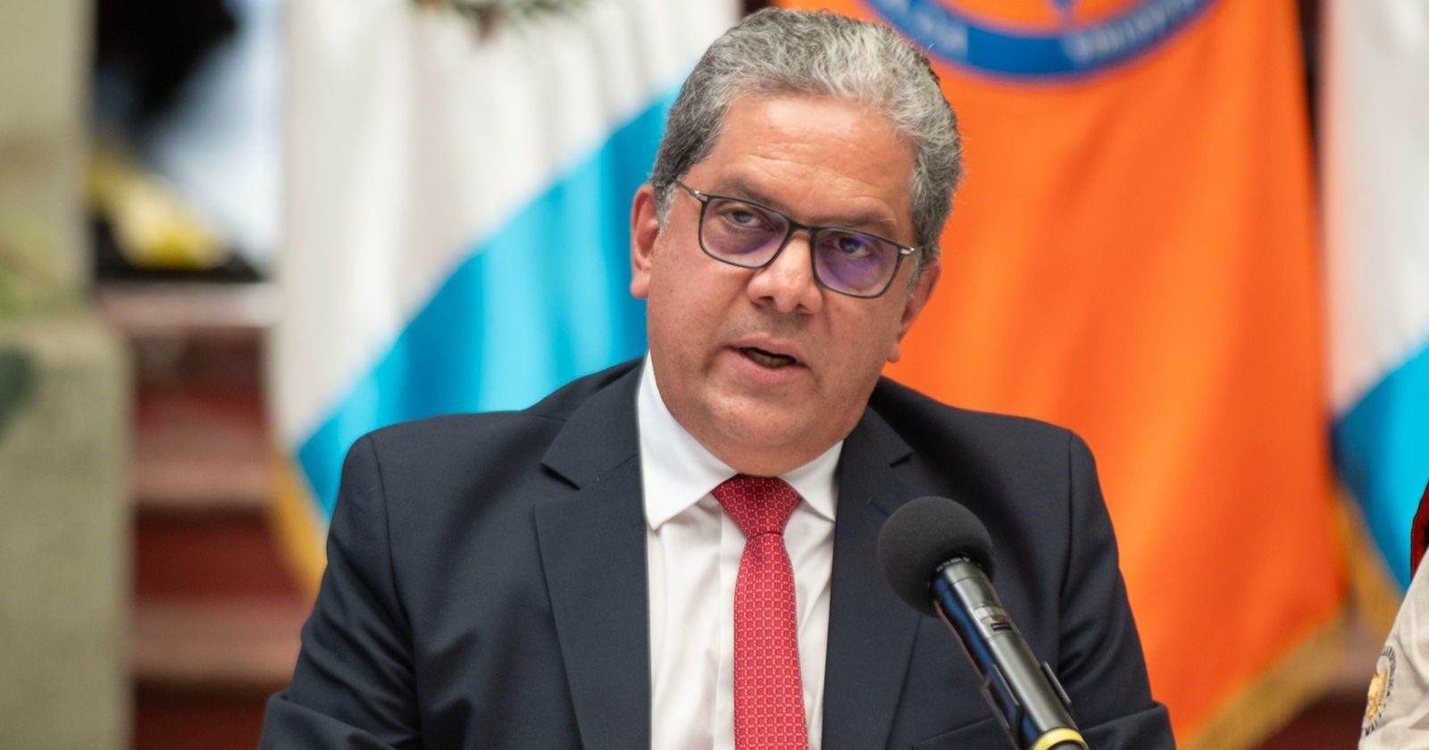 Óscar Cordón, ministro de Salud explicó que hubo una reducción de personas atendidas en la red hospitalaria del país esta Semana Santa. / Foto: MSPAS.