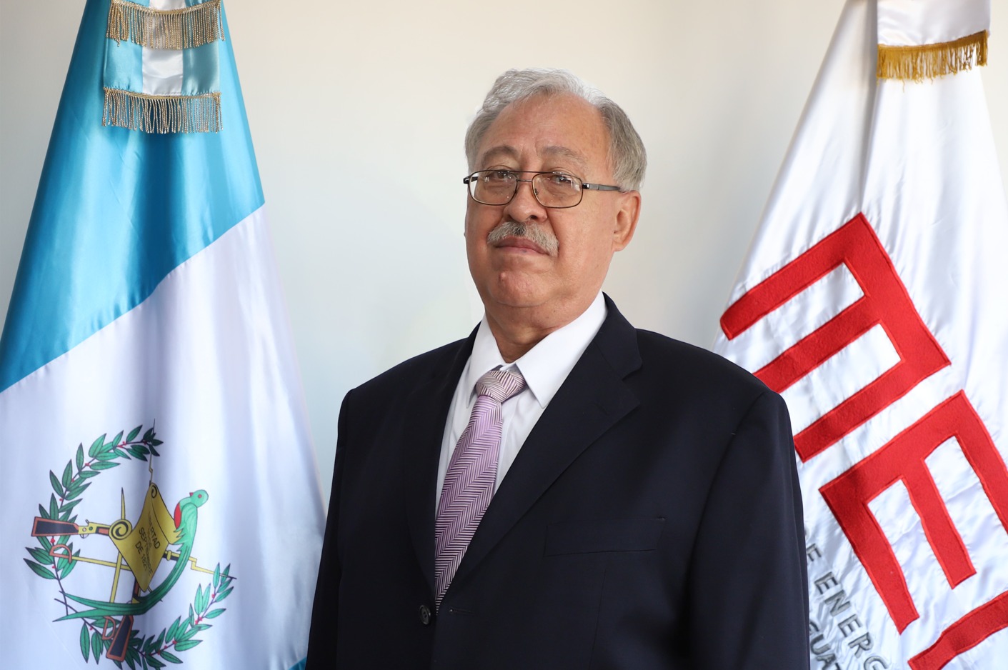 Juramentan a Juan Fernando Castro Martínez como viceministro de Energía y Minas