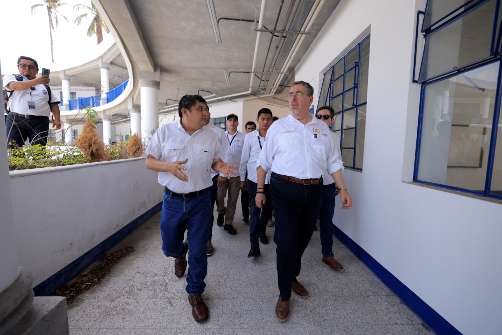 Presidente supervisa Escuela de la Reforma