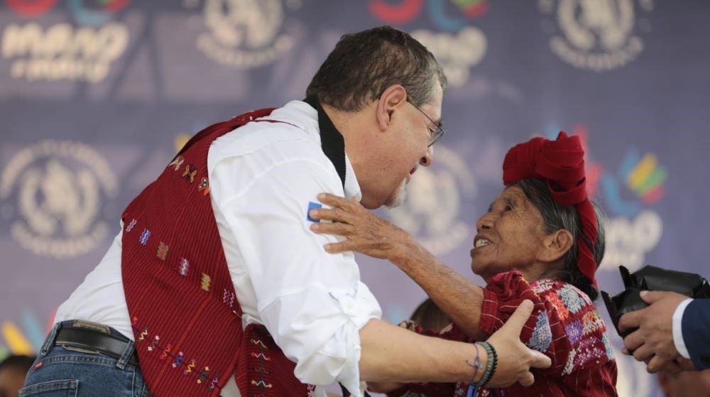 Presidente Arévalo: “Mano a mano” marca el comienzo del fin de la pobreza y la malnutrición