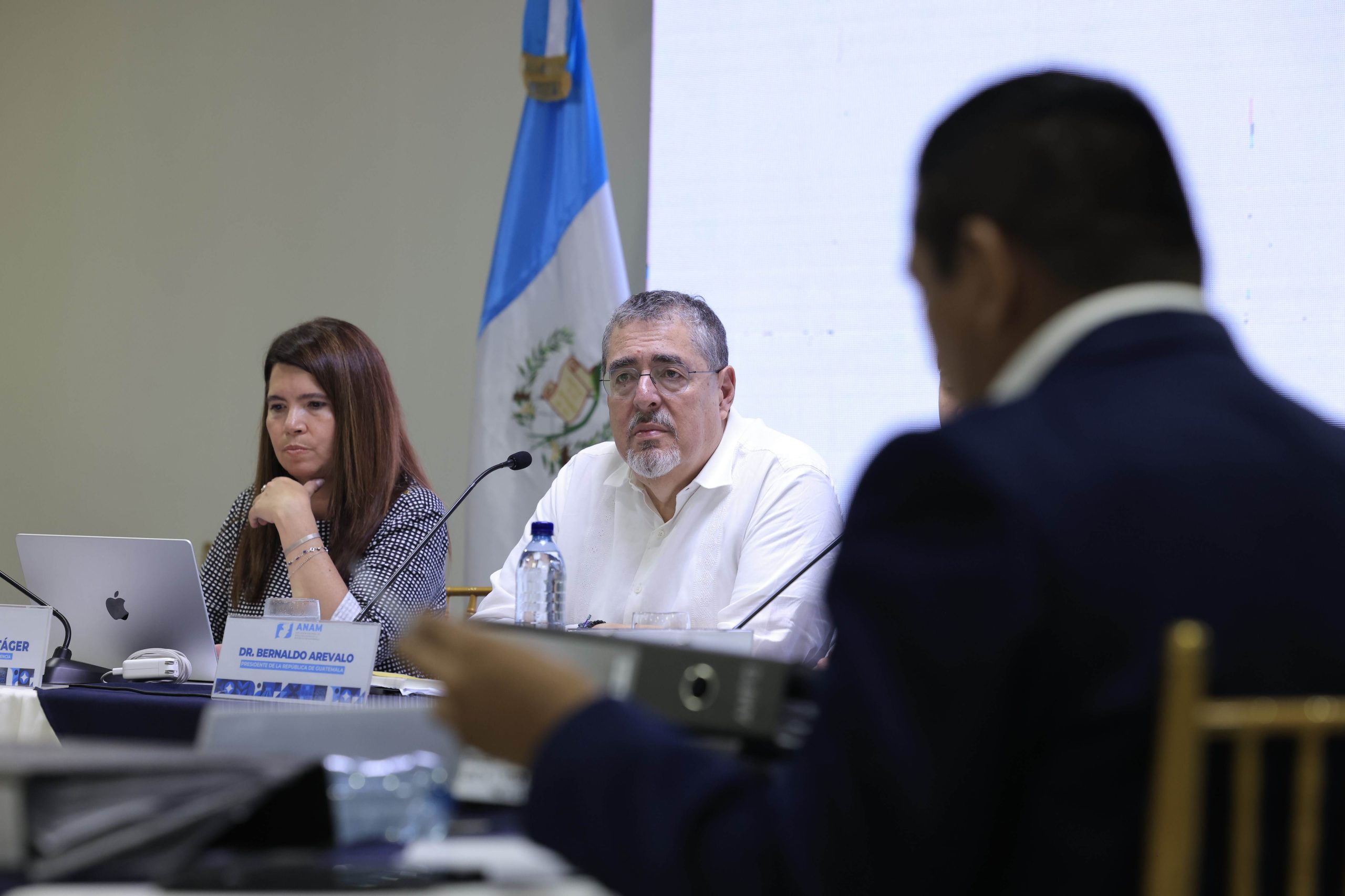 Gobierno Departamental: Así funcionará la implementación de planes de desarrollo del presidente Bernardo Arévalo