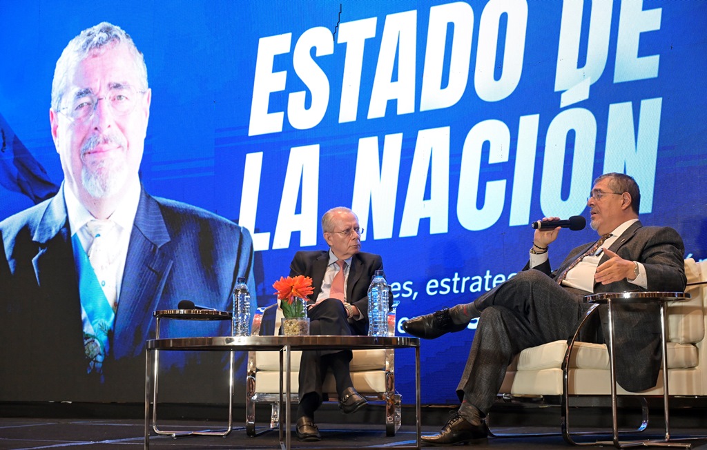 Presidente prevé elevar la inversión pública arriba del 50 % del PIB
