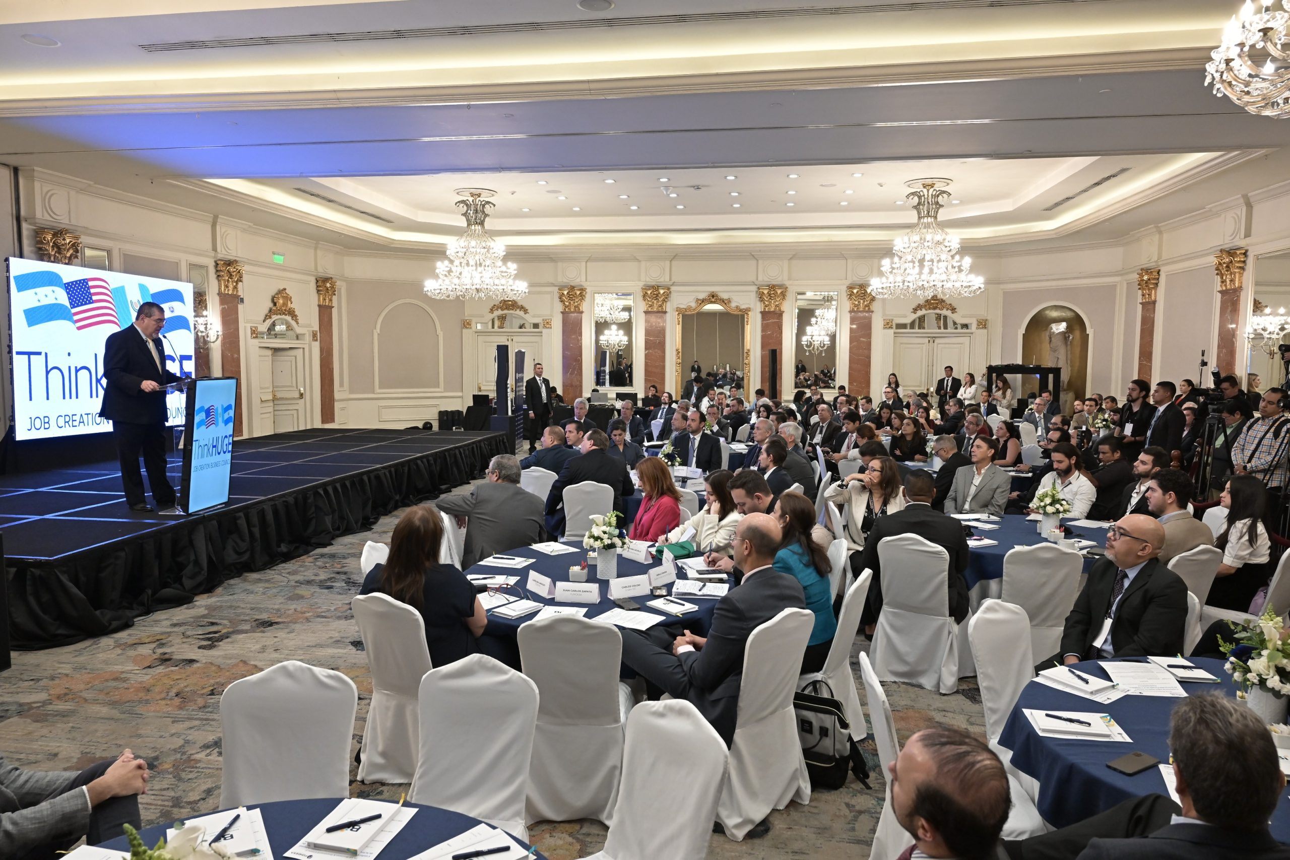 Presidente Arévalo participa en conferencia sobre desarrollo económico y social de la región