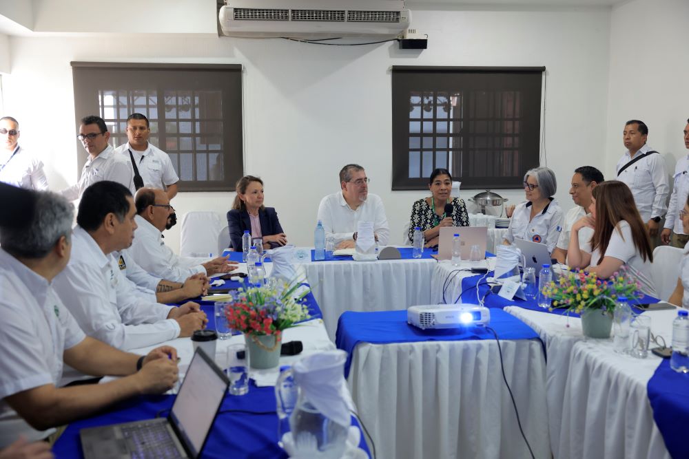 Bernardo Arévalo encabeza reunión con autoridades ambientales de Petén