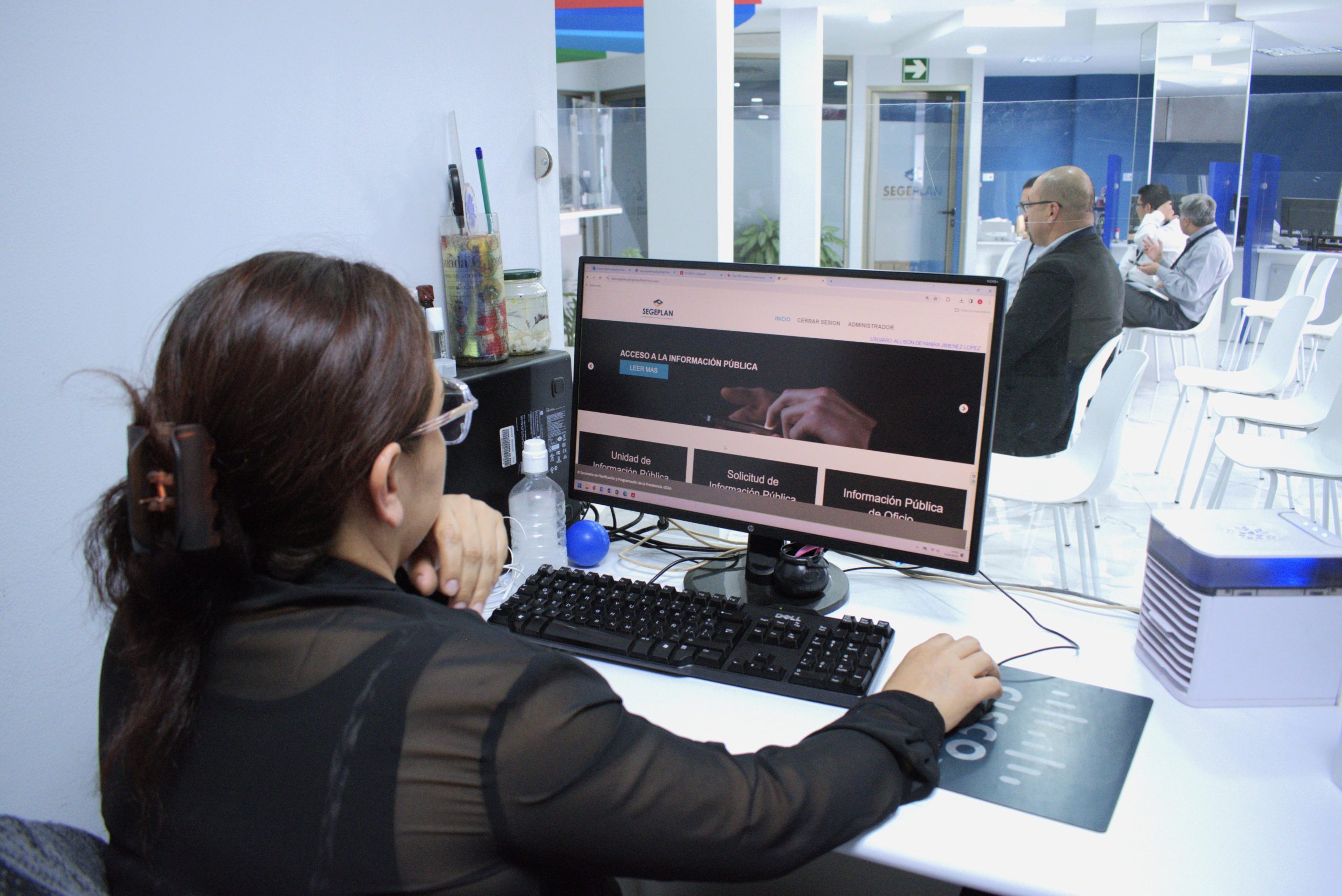 Unidad de Acceso a la Información Pública de Segeplan a la disposición en edificio central