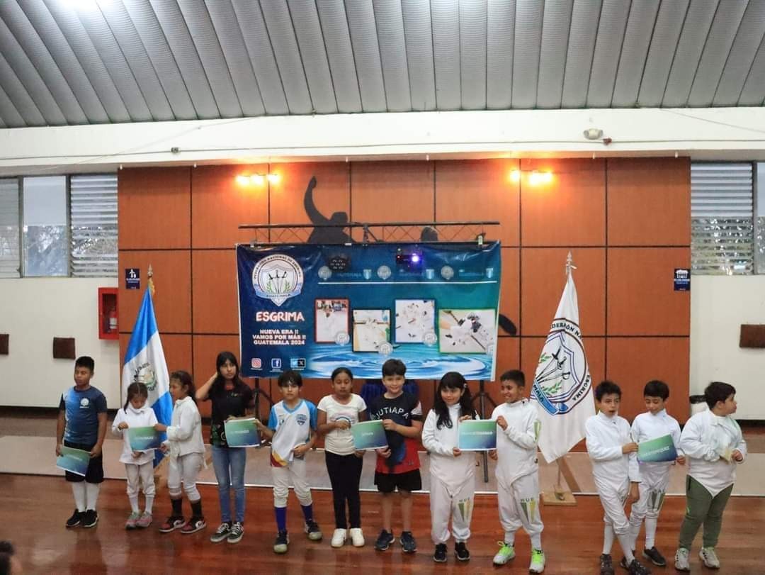 Atletas huehuetecos logran dos primeros lugares en Campeonato Nacional de Esgrima
