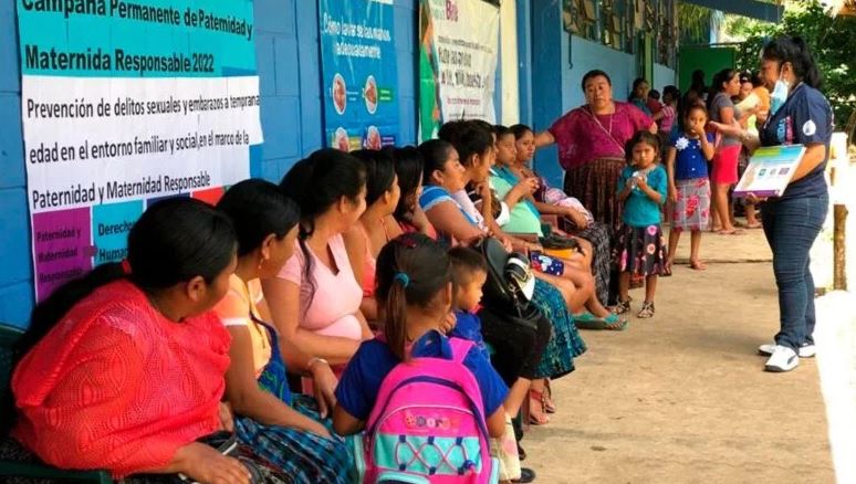 Brigada de salud y nutrición acerca servicios a comunitarios de Sayaxché, Petén