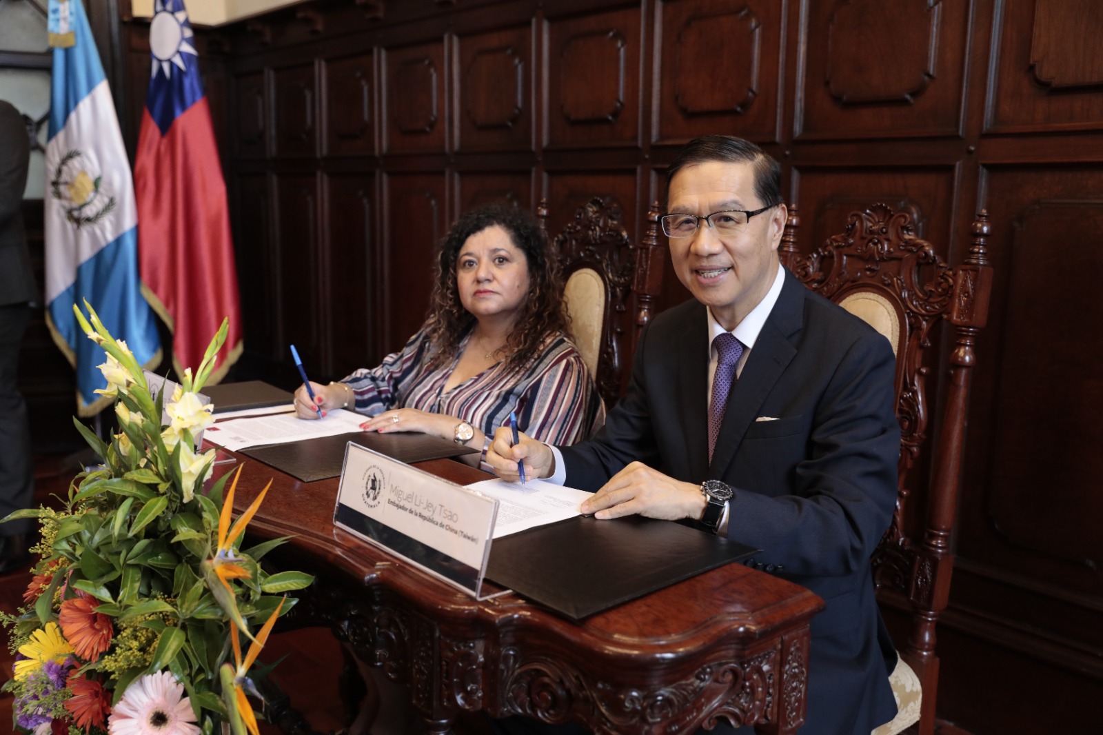 Sosep y Taiwán firmaron el acta de entrega de equipo humanitario. /Foto: Noé Pérez