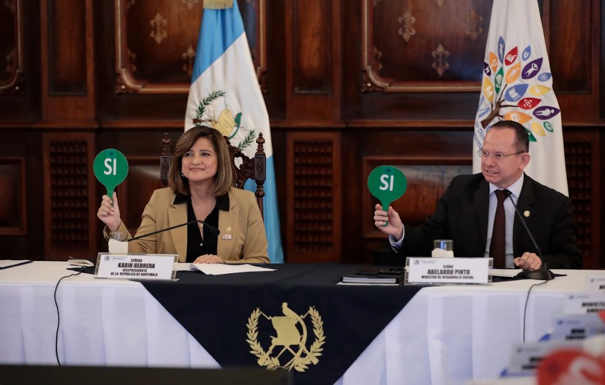 Karin Herrera lidera reunión clave del Gabinete de Desarrollo Social