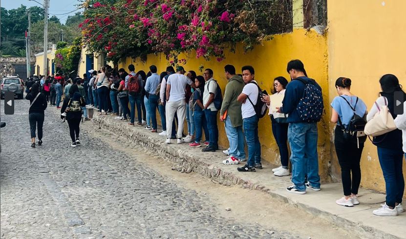 Más de mil 300 plazas de trabajo durante Feria de Empleo Nacional en Sacatepéquez