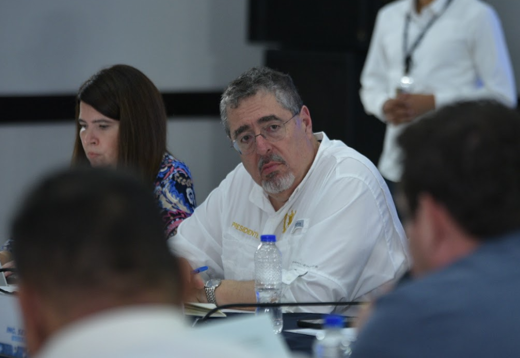Presidente Arévalo lidera reunión con alcaldes de Suchitepéquez