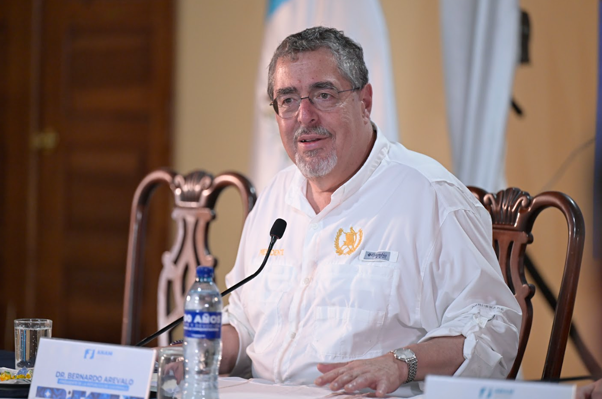 Presidente Arévalo dialoga con alcaldes de Quetzaltenango sobre necesidades locales