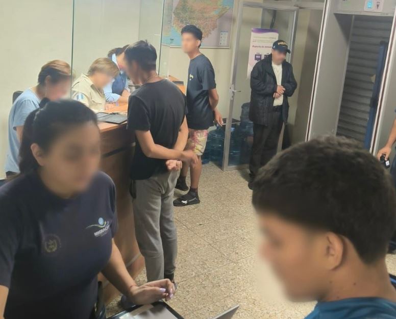 PNC detectan a grupo de 28 extranjeros que entraron de manera irregular