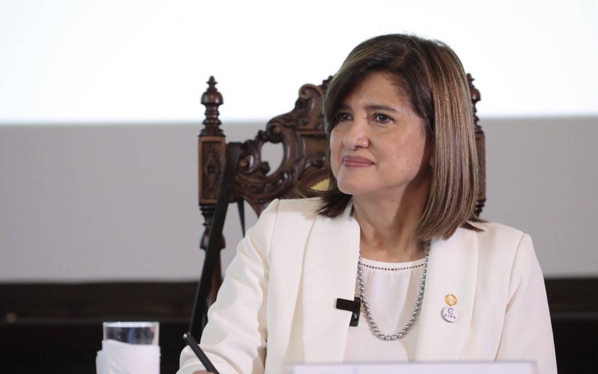 Vicepresidenta Karin Herrera aclara que Gobernadora de Jutiapa no es su familiar