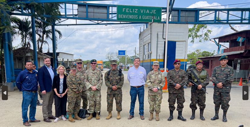 Jefa del Comando Sur de EE.UU. efectúa gira de trabajo en Izabal